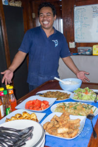 komodo ikan biru boats