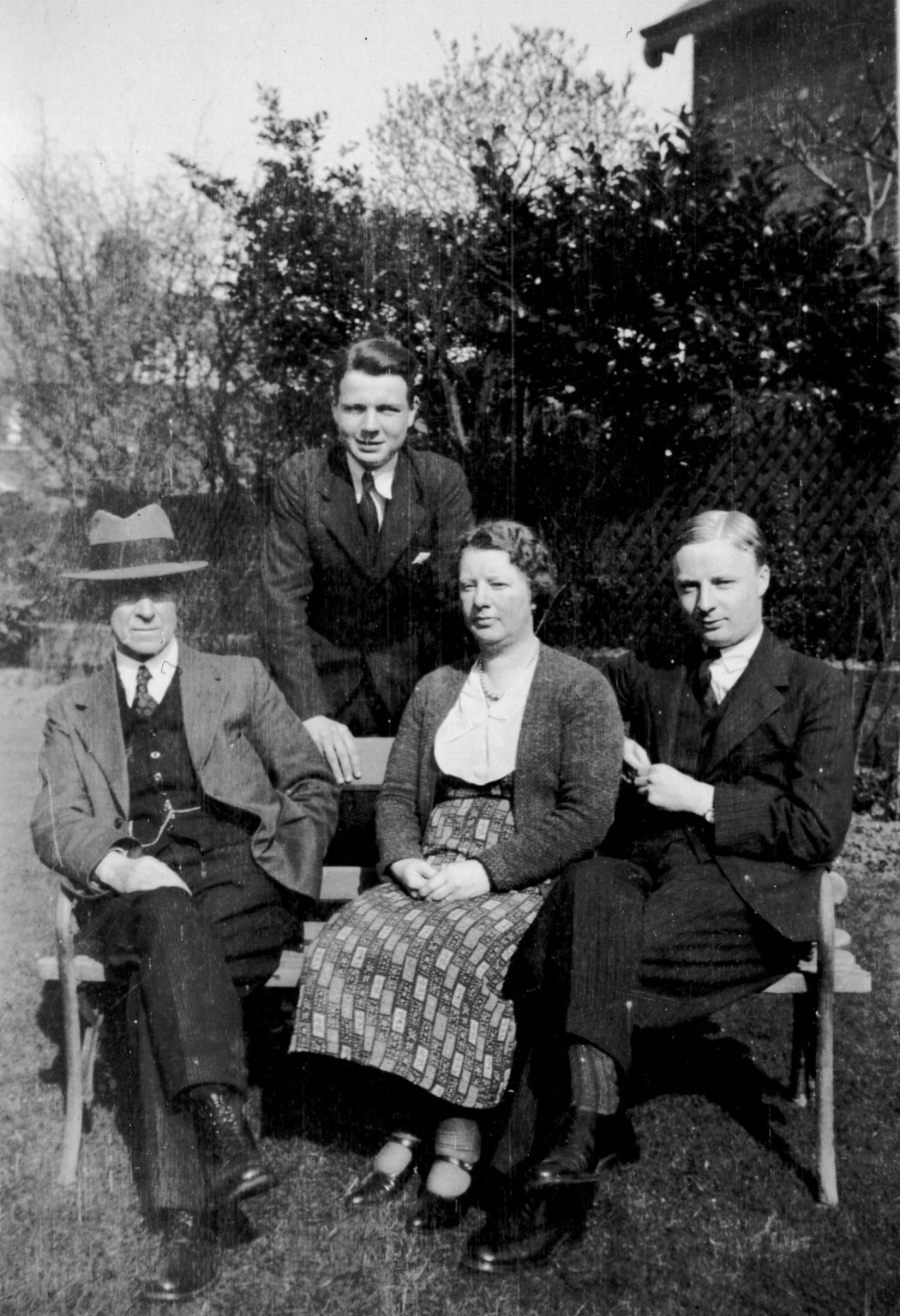 000002 paddys photos - 19360601 110000 paddy mcdowell belfast1