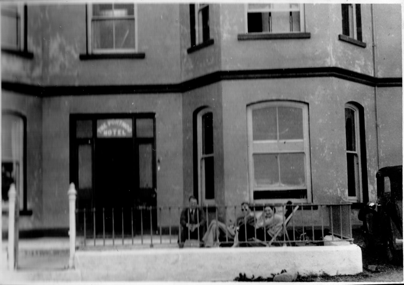 000002 paddys photos - 19430601 110000 paddy touring ireland donegal