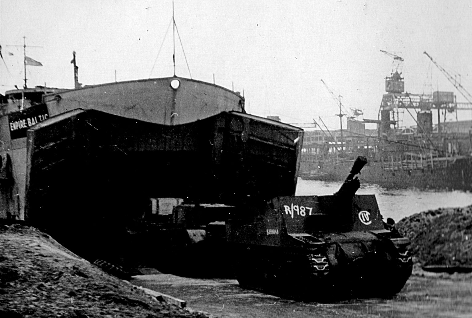 000002 paddys photos - 19440601 110000 paddy civil engineering army5