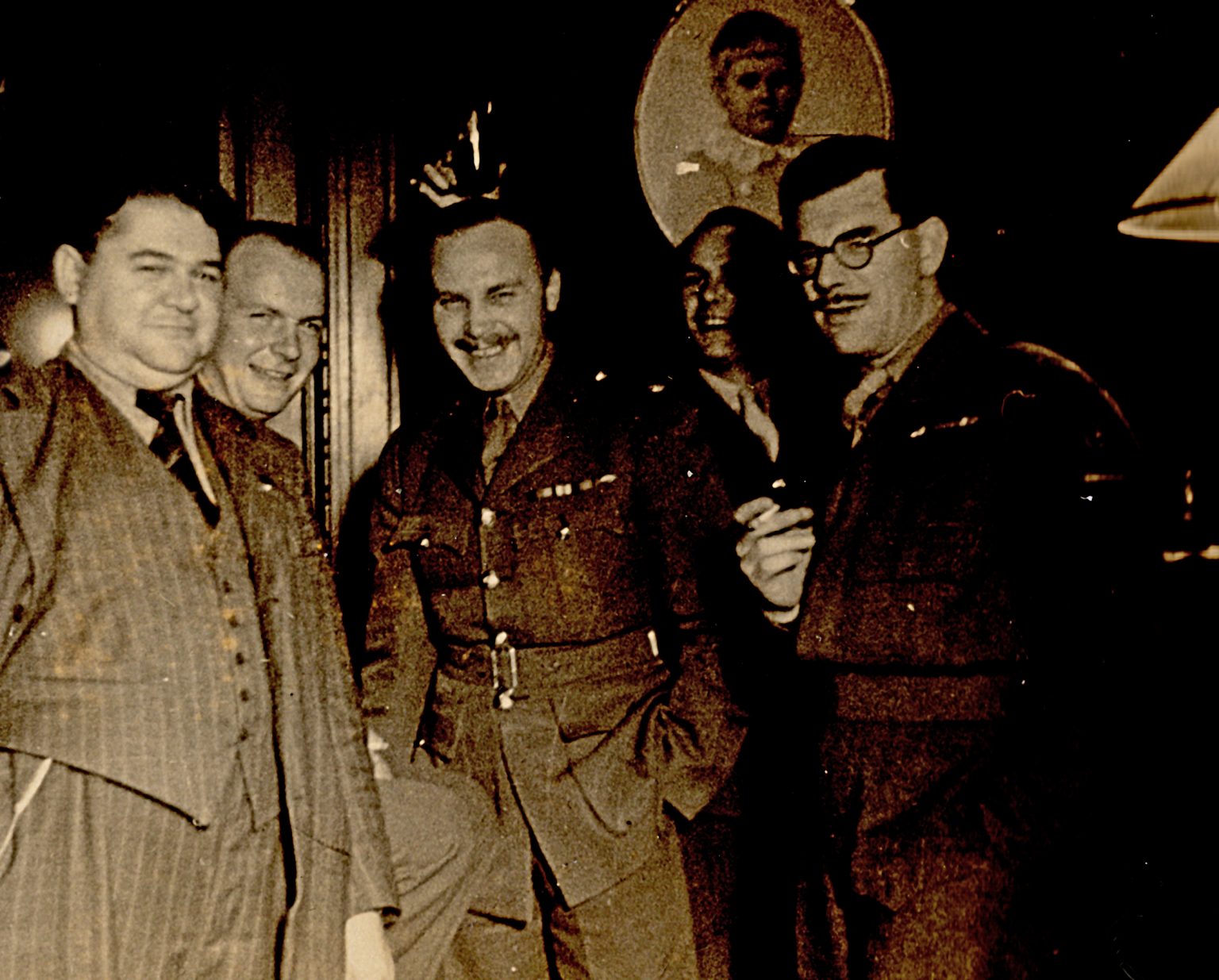 000002 paddys photos - 19440601 110000 paddy hamburg3