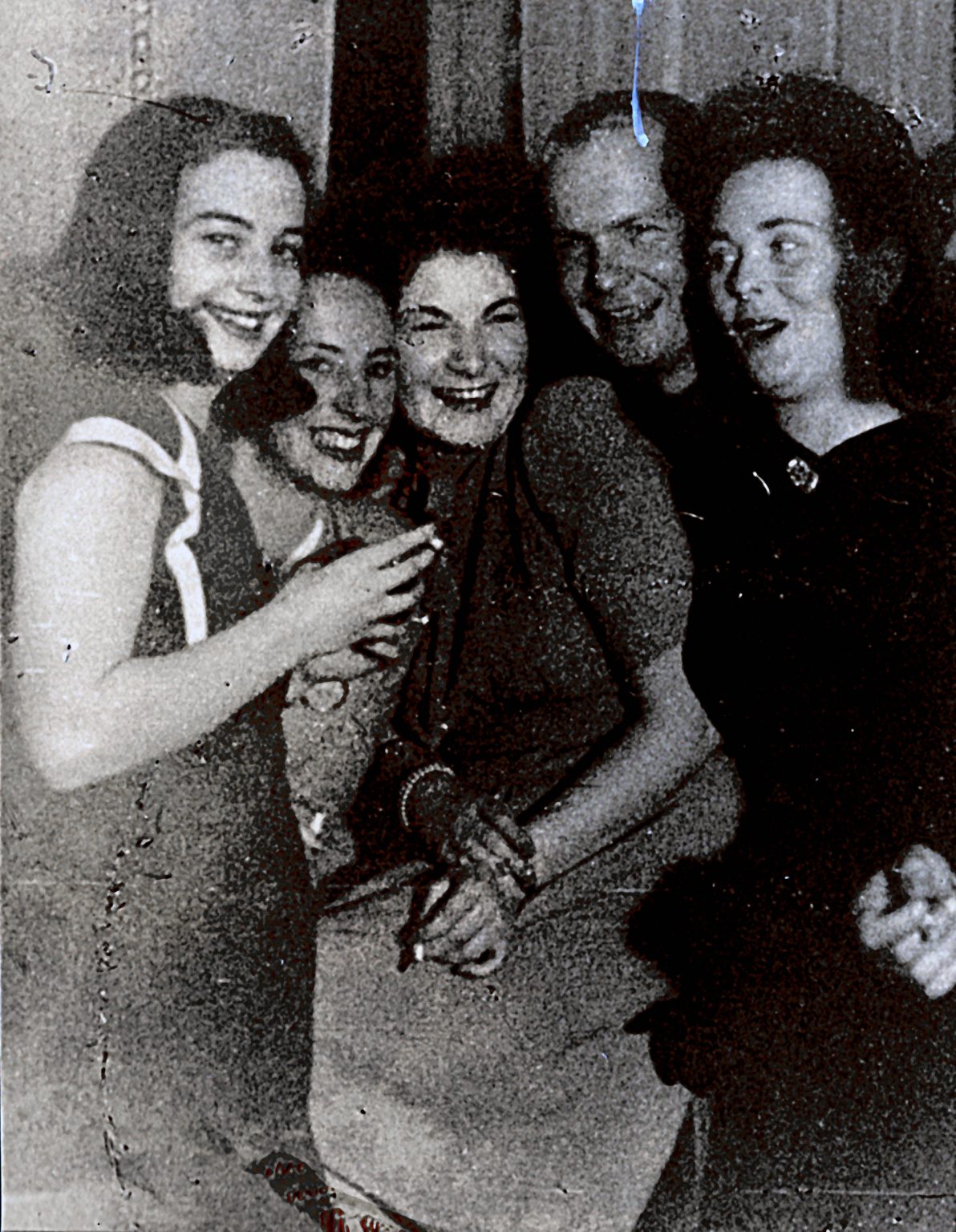 000002 paddys photos - 19460601 110000 paddy french consul hamburg ladies