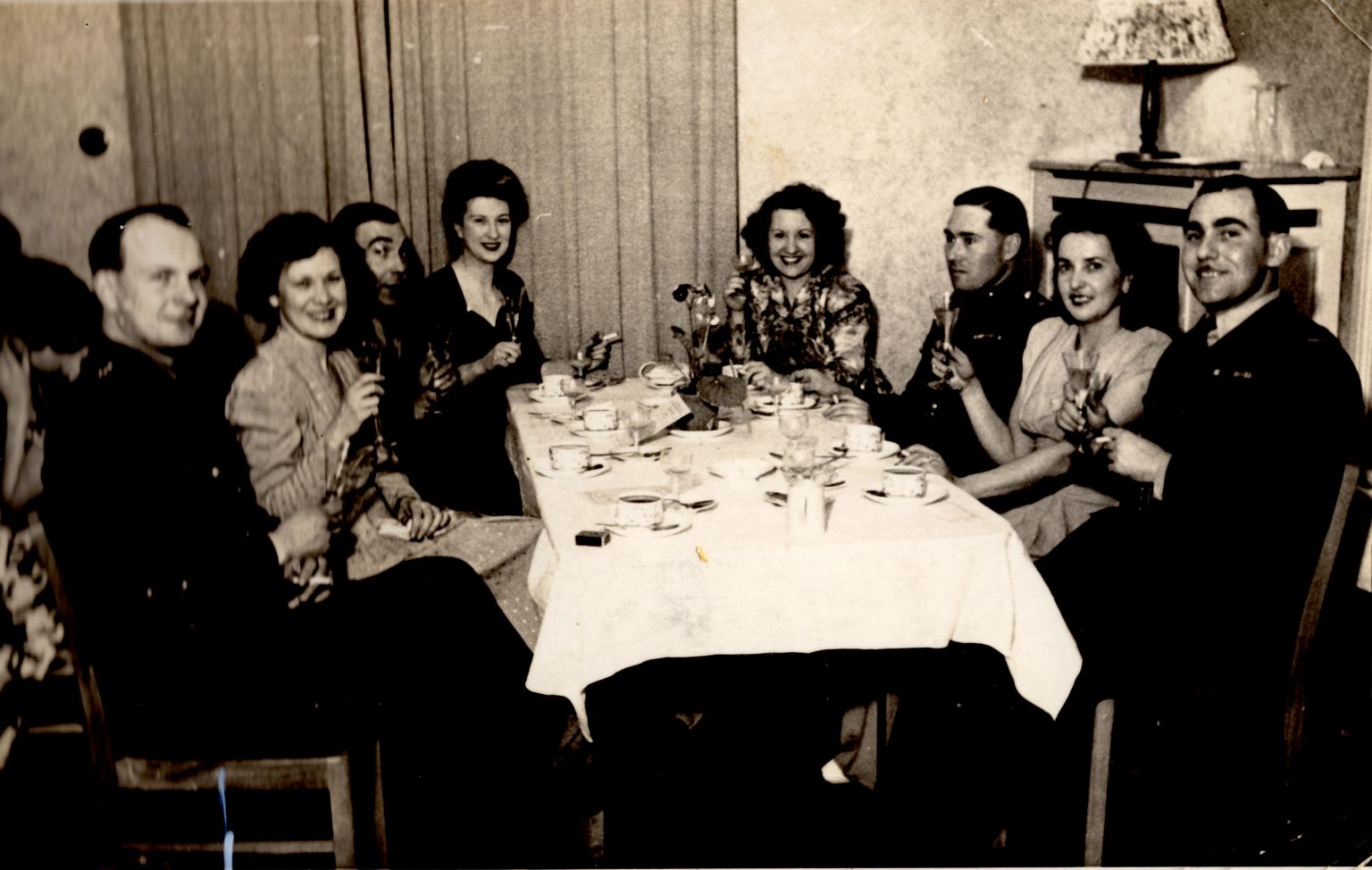 000002 paddys photos - 19460601 110000 paddy touring ireland dinner