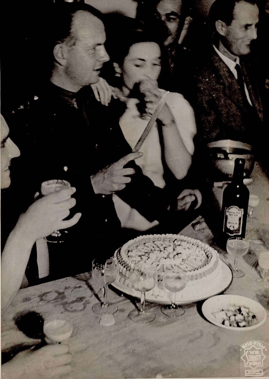 000002 paddys photos - 19470601 110000 paddy hamburg farewell party2