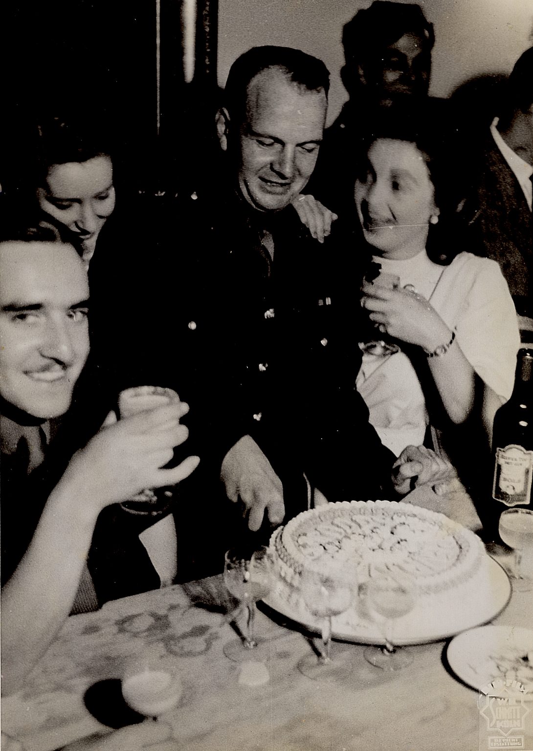 000002 paddys photos - 19470601 110000 paddy hamburg farewell party3