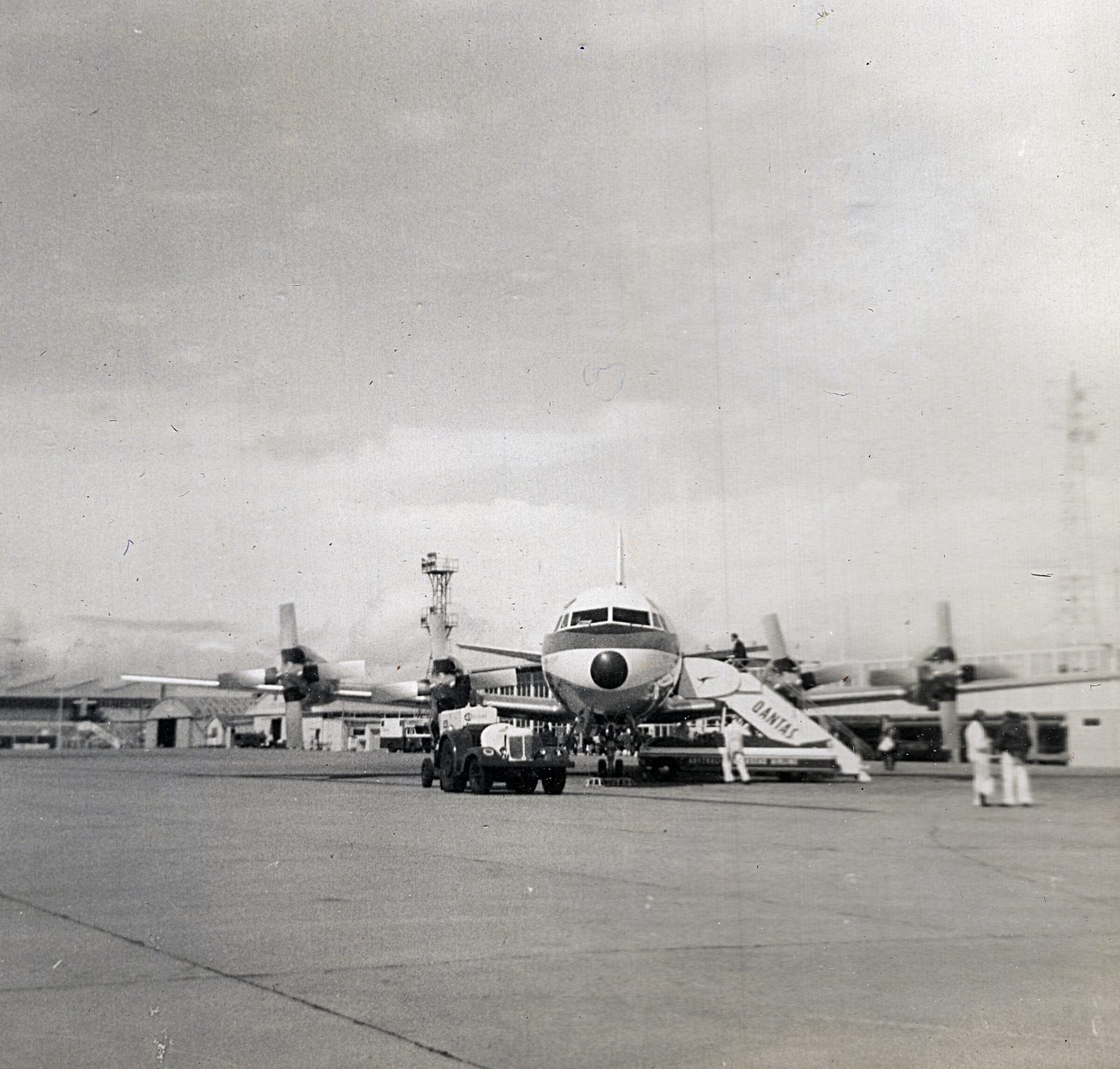 19640910 000001 phil paddy jill aunty travelling2