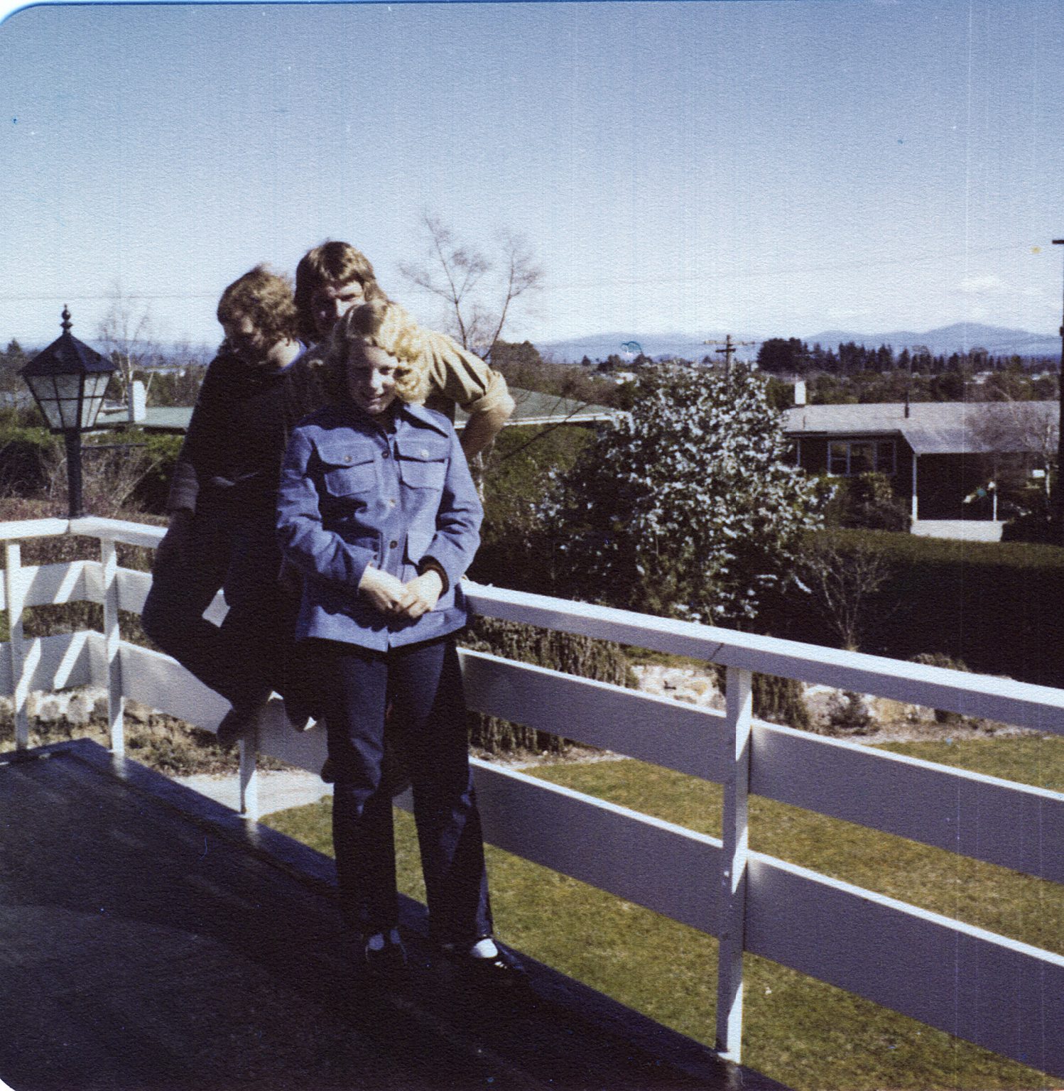 19780101 david phil christine outside