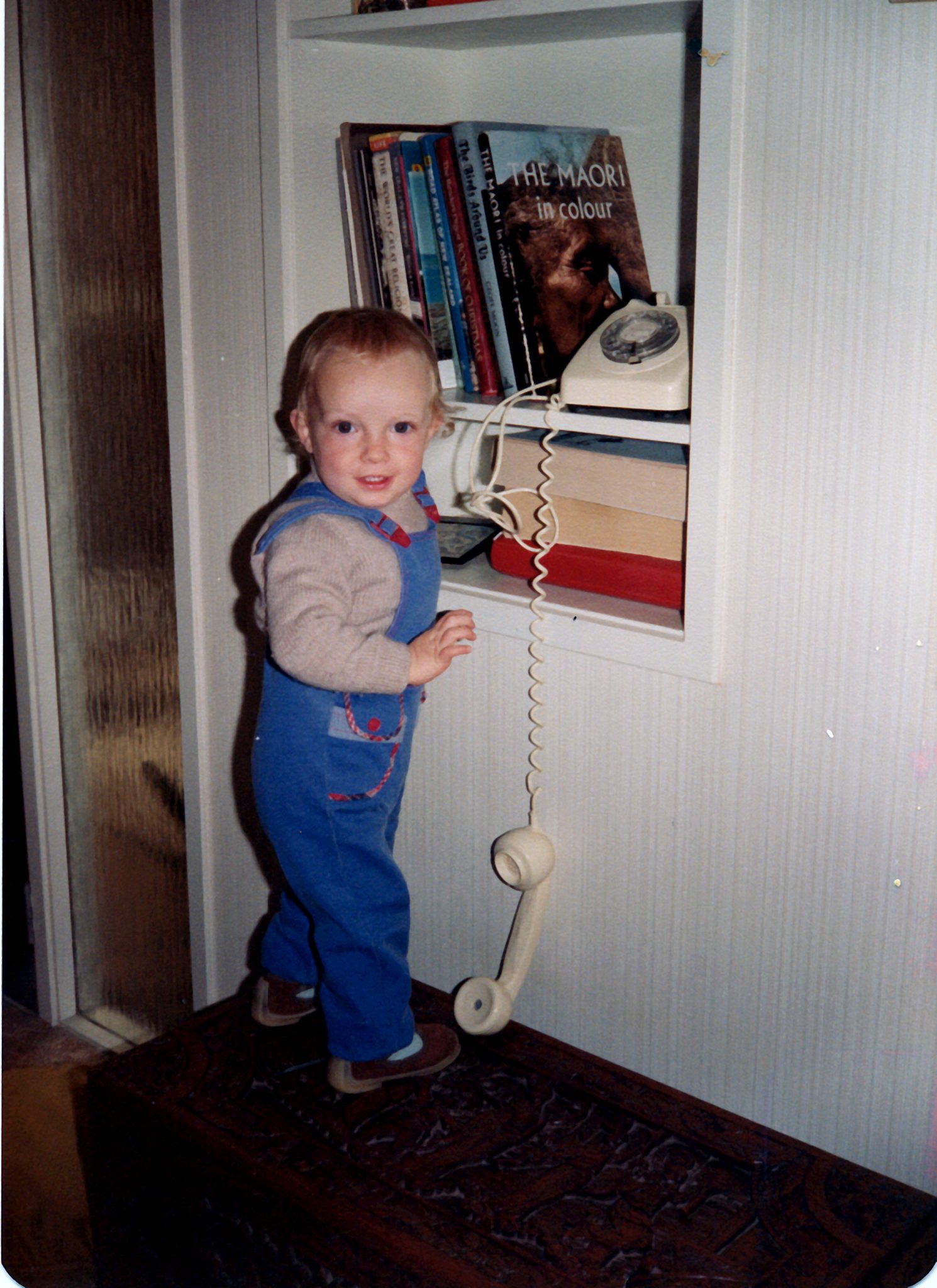 19810501 000001 me telephone (aunty photos)