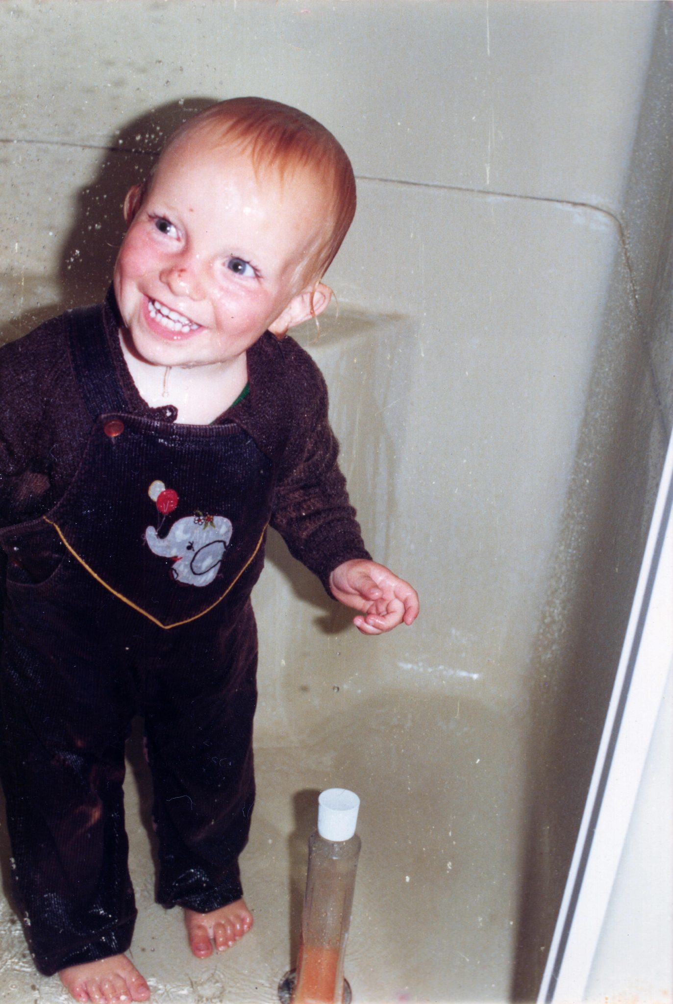 19810507 000001 shower