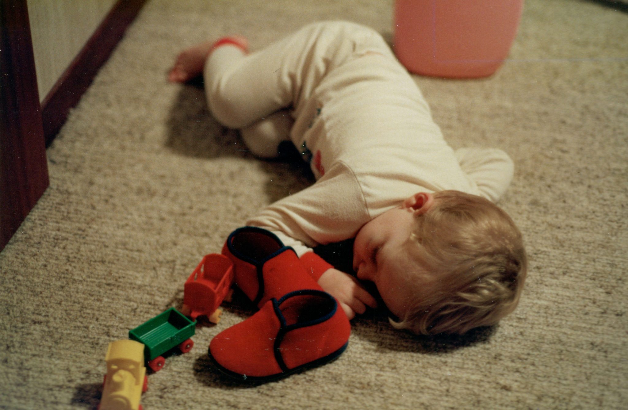 19820202 000001 sleeping with train