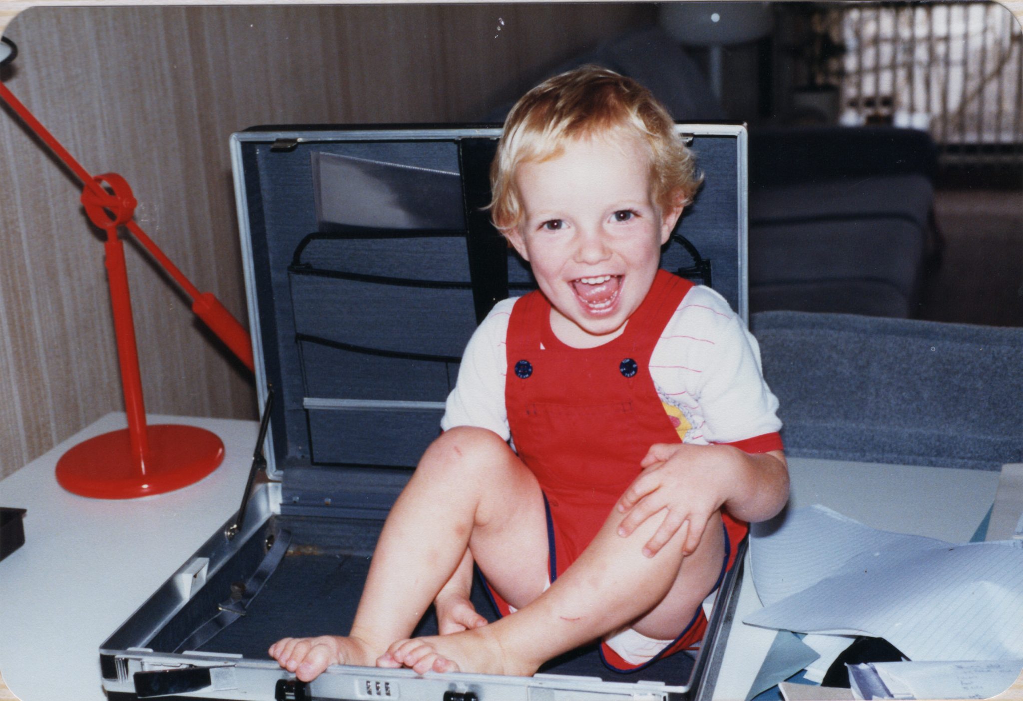 19820704 000001 briefcase boy