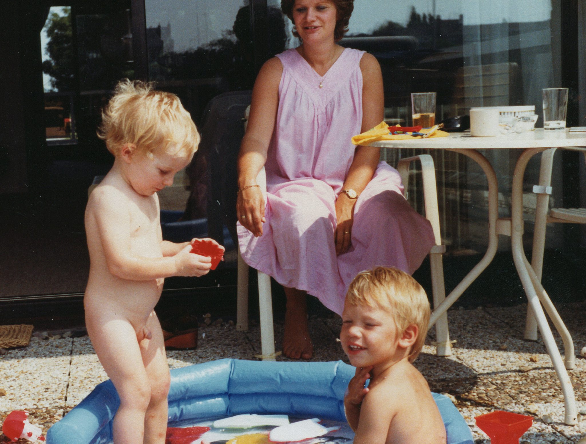 19820704 000001 rob van der something and me bath