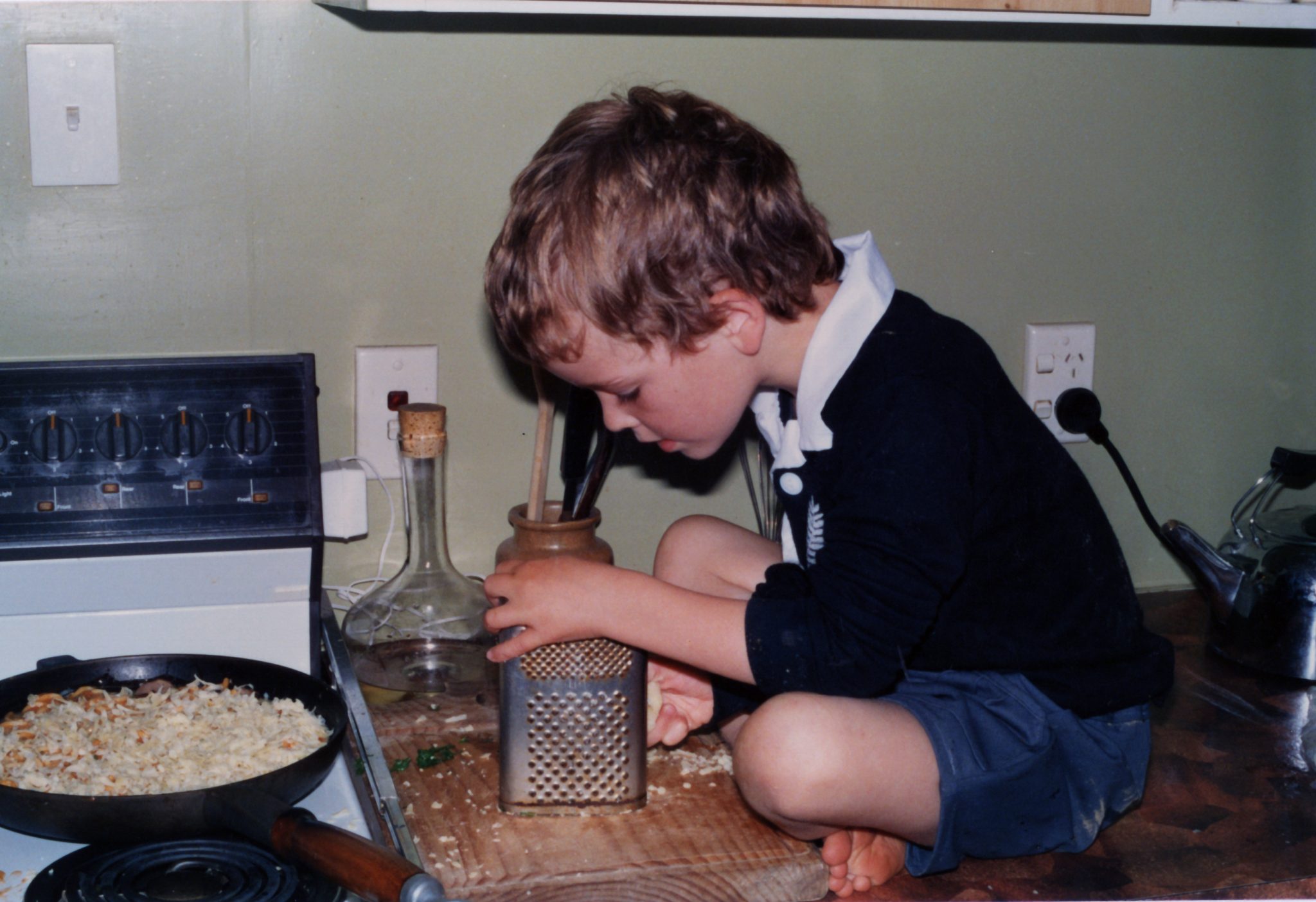 19860404 000001 cheese grater (aunty photos)