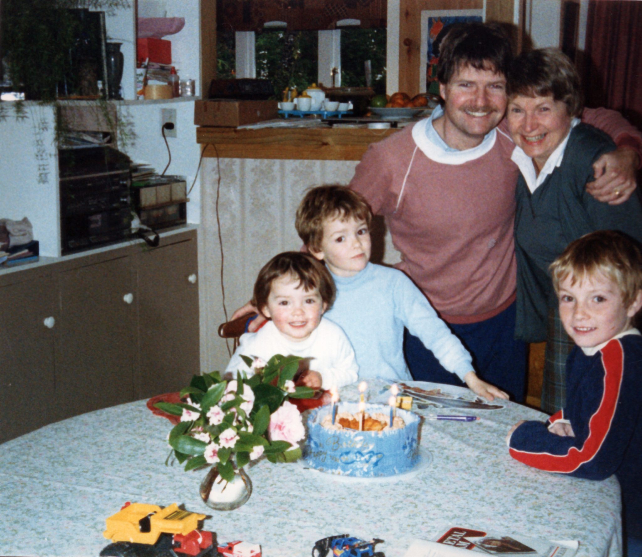 19870201 000001 new plymouth caroline james phil jill me (aunty photos)
