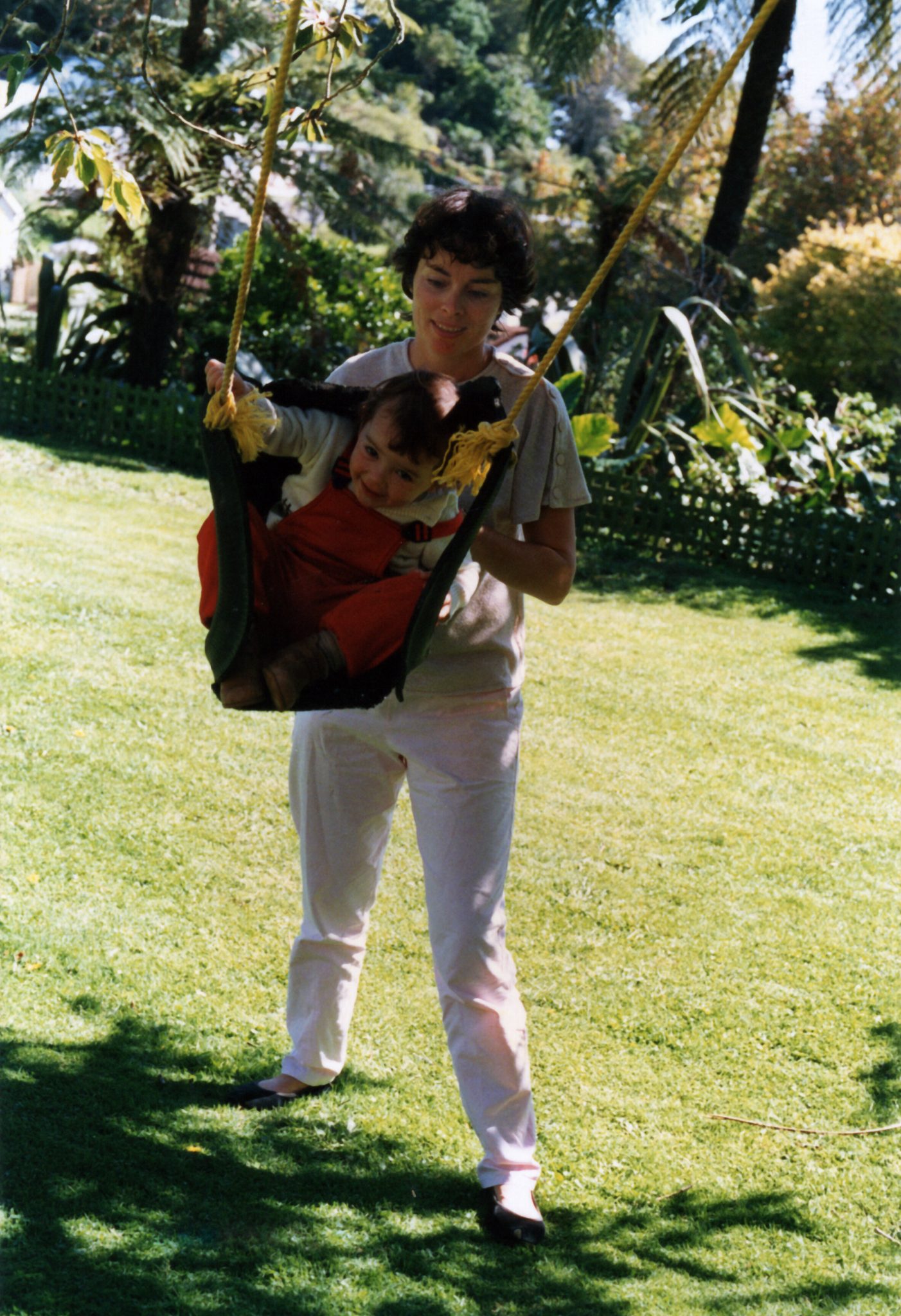 19870401 000001 new plymouth caroline jos swing (aunty photos)