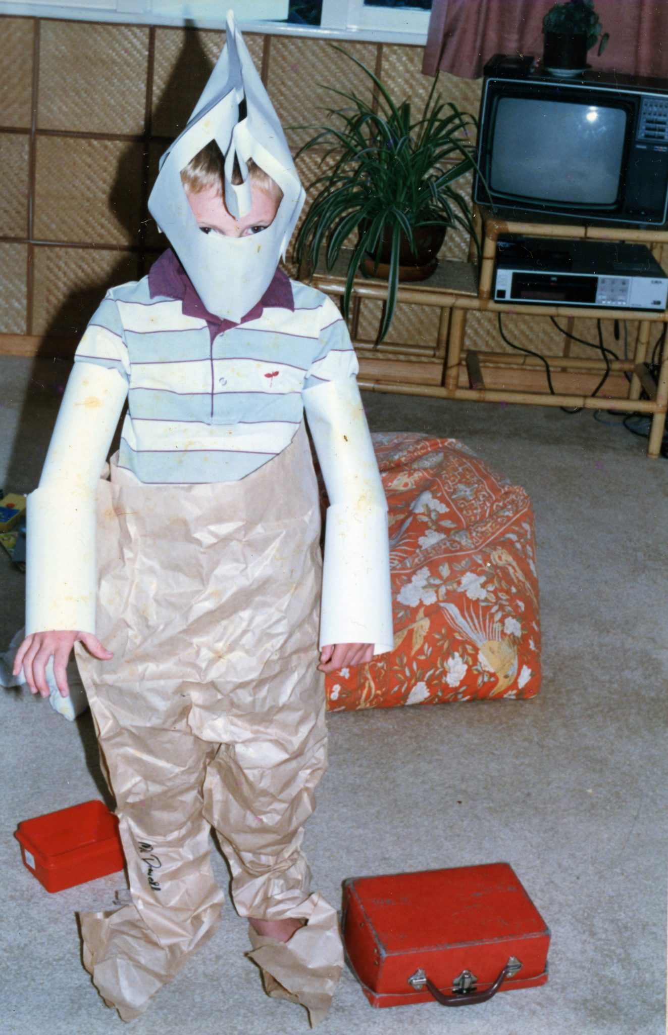 19870909 000001 paper man