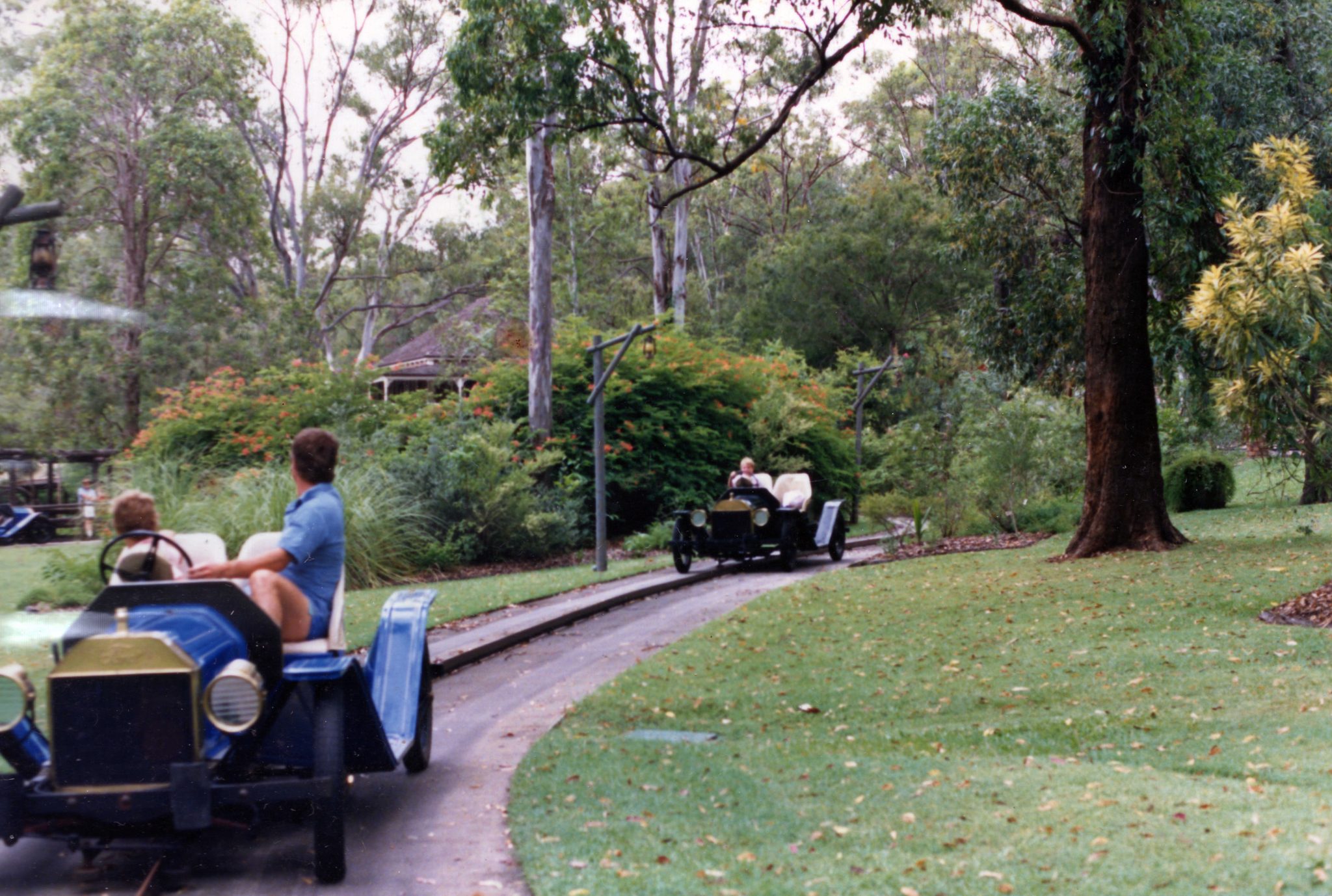 19890909 000001 dreamworld car