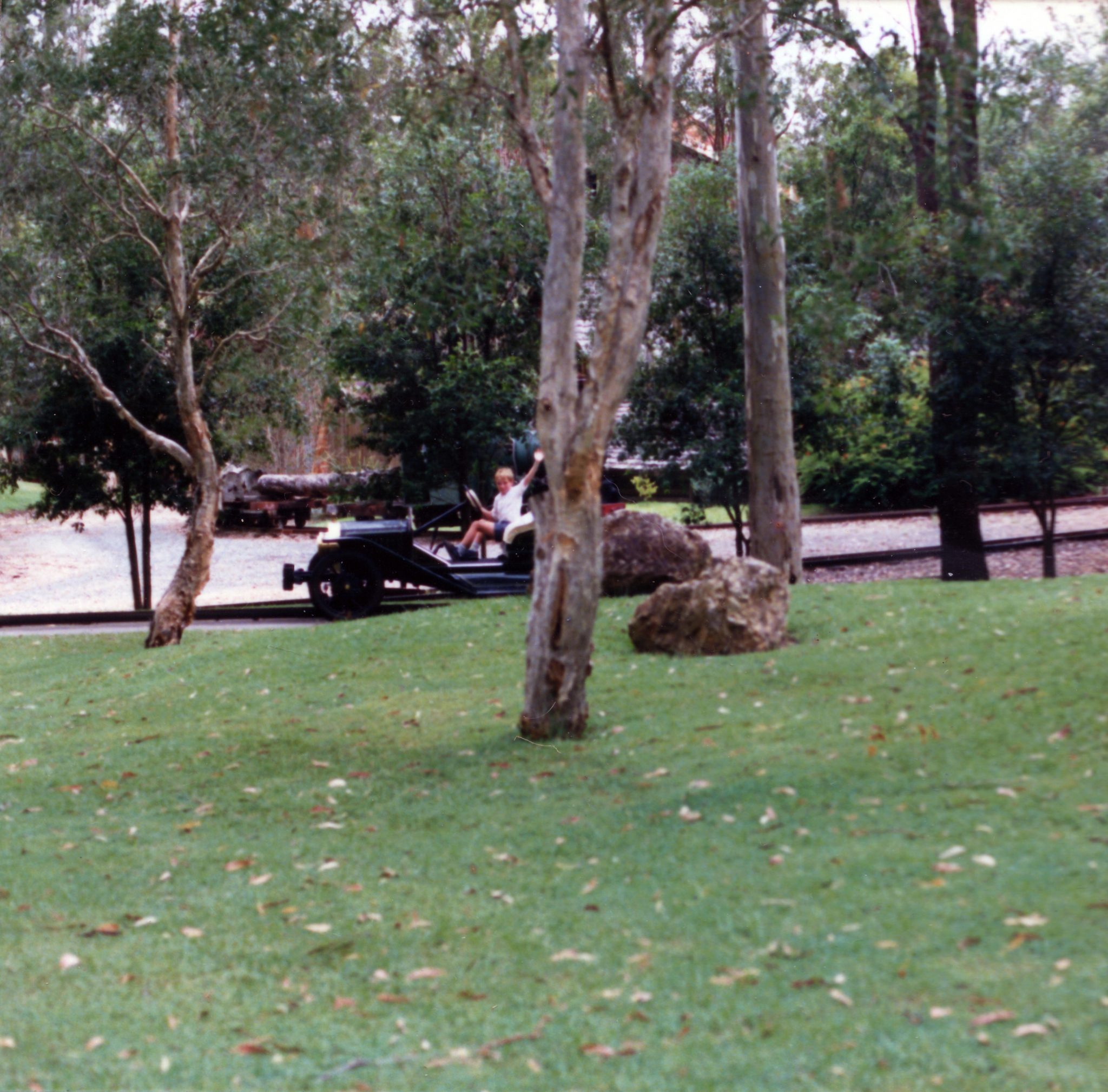 19890909 000001 dreamworld car2