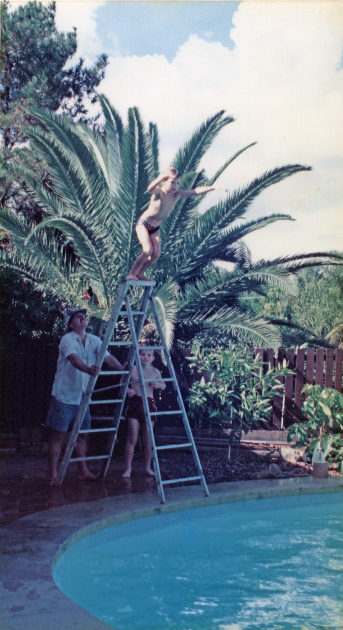 19891230 000001 eccelston st ladder